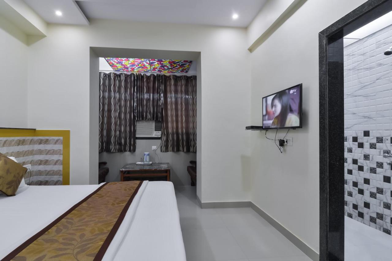 Hotel Aroma- Dadar Mumbai Exterior foto