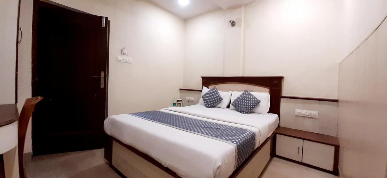 Hotel Aroma- Dadar Mumbai Exterior foto